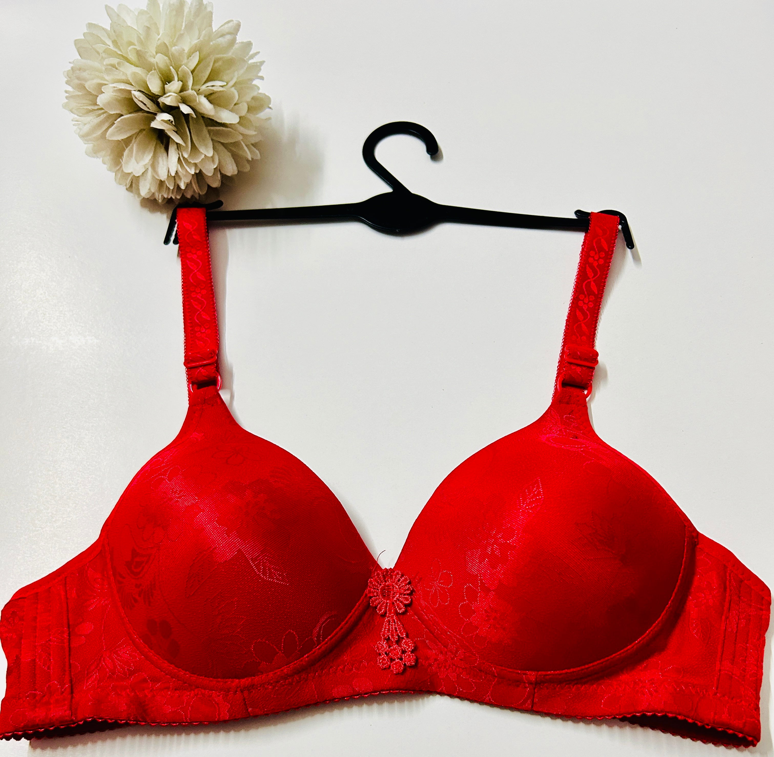 Soft flowery textured push up bra